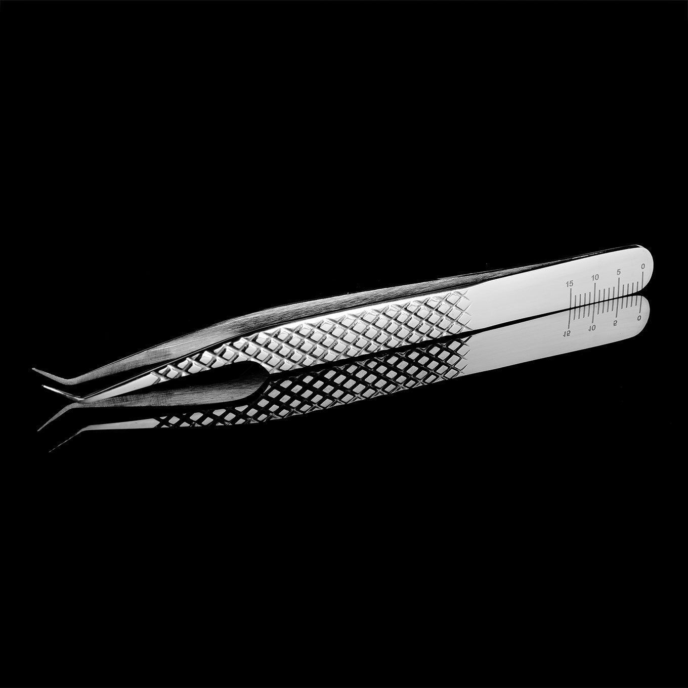 45 DEGREE Diamond Grip Isolation & Volume Tweezers